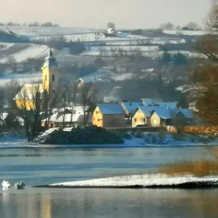 Nyaraló Danube Fairy Futak