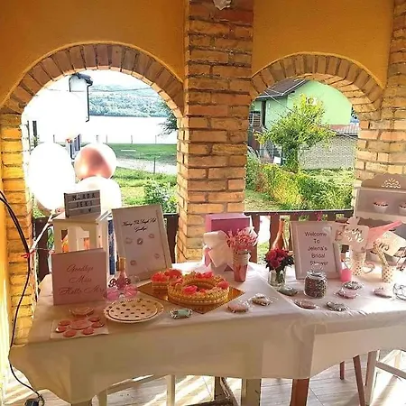 Danube Fairy Nyaraló *